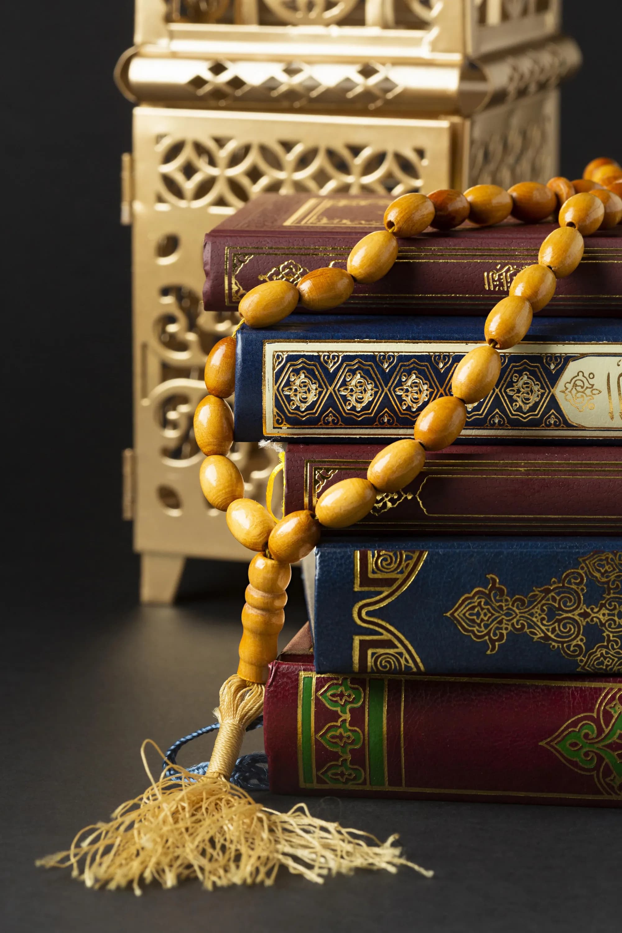 Quranic texts and prayer beads — Shariah compliance
