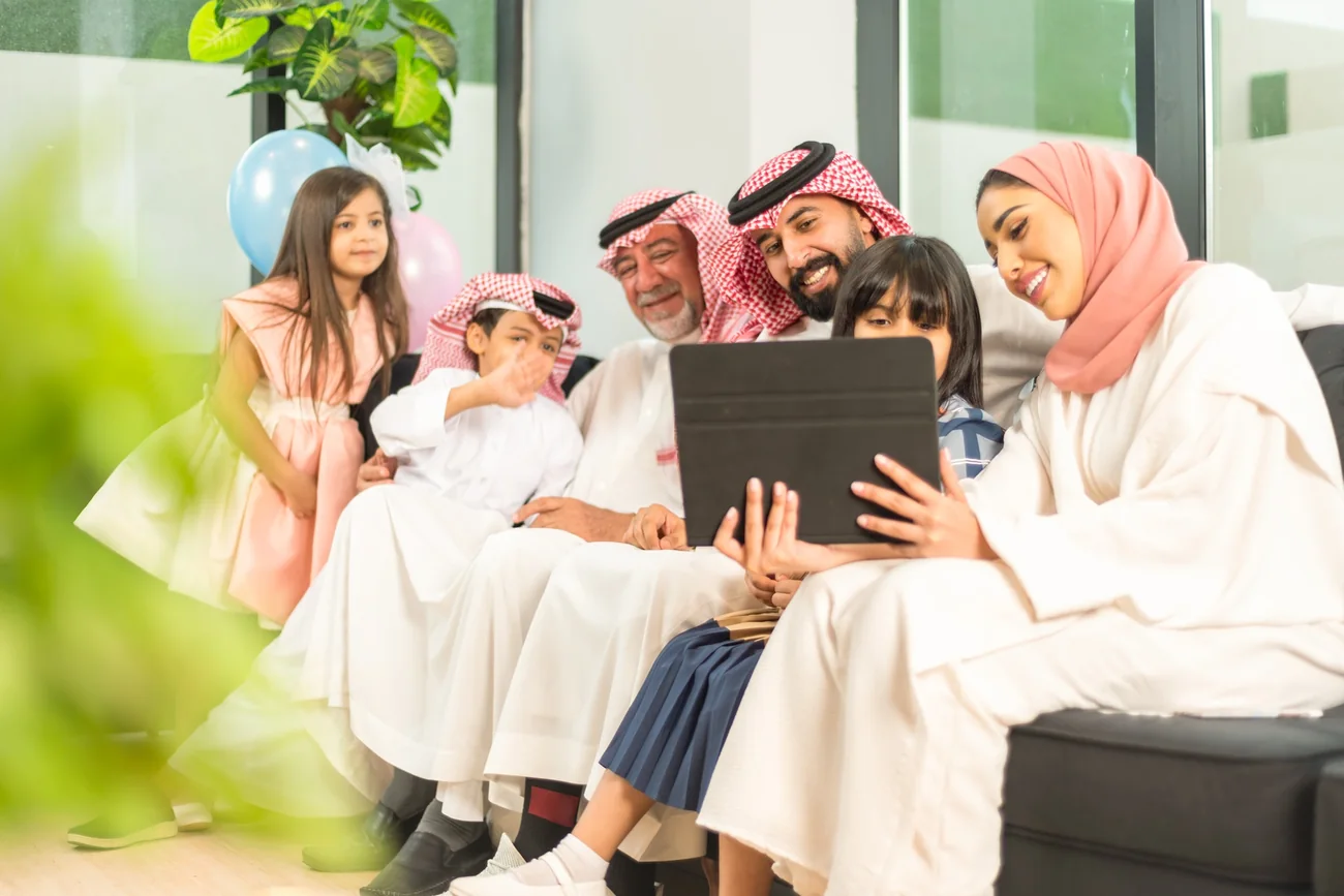 A Gulf family together at home